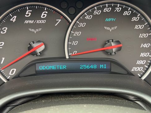 Used 2005 Chevrolet Corvette Convertible RWD image 24
