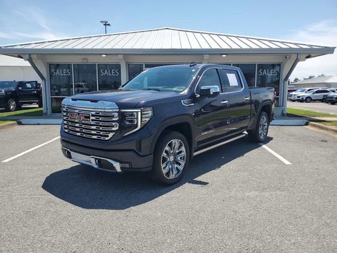 Used 2025 GMC Sierra 1500 Denali w/ Denali Reserve Package AWD/4WD image 1