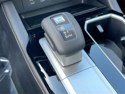 New 2026 Mitsubishi Outlander SE image 17