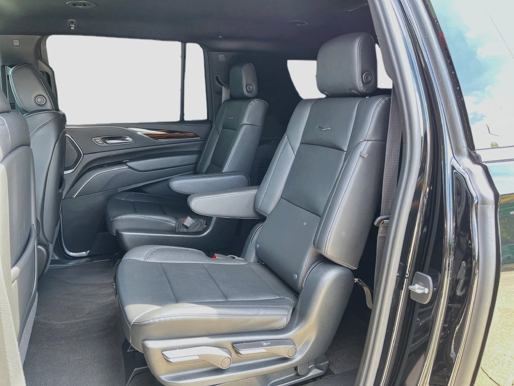 Used 2023 Cadillac Escalade ESV Luxury RWD image 30
