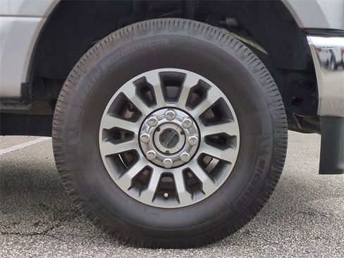 Used 2020 Ford F250 Lariat w/ Lariat Value Package image 11