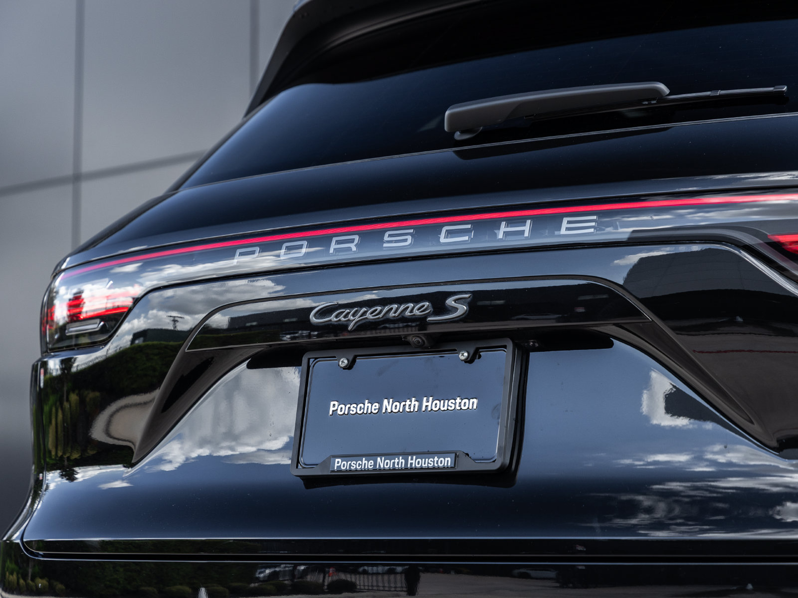 Certified 2023 Porsche Cayenne S Platinum AWD/4WD image 16