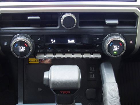 Used 2024 Toyota Tacoma TRD Sport image 29