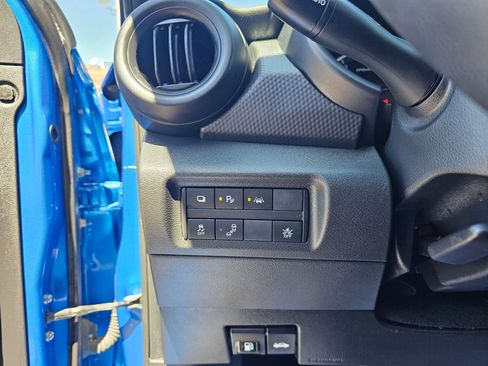Used 2022 Nissan Kicks S FWD image 31