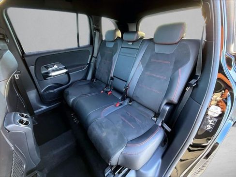 Used 2024 Mercedes-Benz GLB 250 image 28