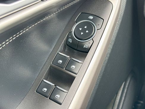 Used 2023 Ford Explorer XLT w/ Equipment Group 202A image 17