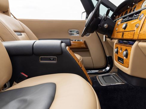 Used 2009 Rolls-Royce Phantom Drophead Coupe RWD image 43