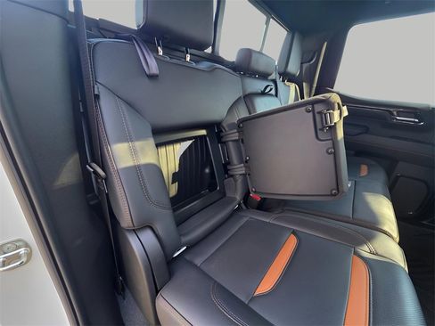 Used 2024 GMC Sierra 1500 AT4 w/ Technology Package image 10