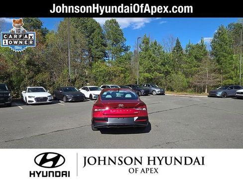 Certified 2025 Hyundai Elantra Limited FWD image 16