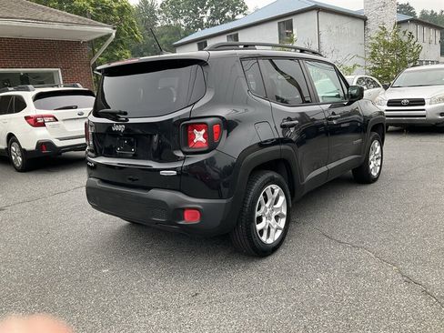 Used 2016 Jeep Renegade Latitude w/ Popular Equipment Group AWD/4WD image 9