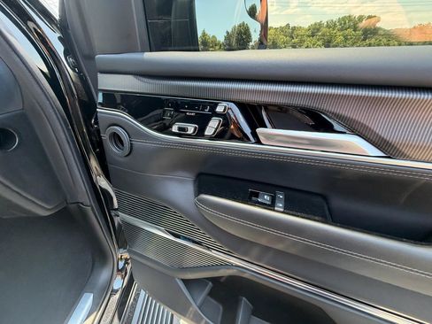Used 2022 Jeep Grand Wagoneer Series II AWD/4WD image 48