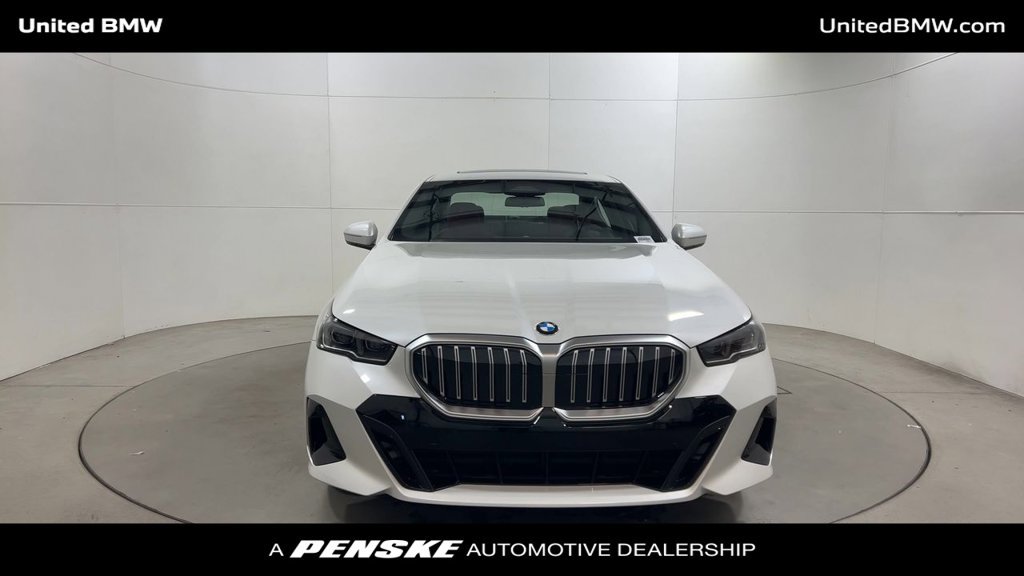 Used 2026 BMW 530i w/ M Sport Package RWD image 3