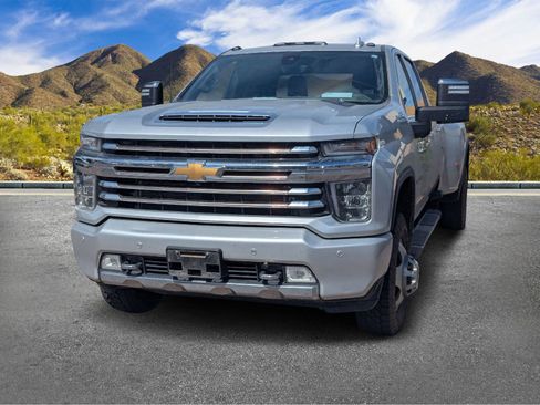 Used 2020 Chevrolet Silverado 3500 High Country w/ Snow Plow Prep/Camper Package image 11