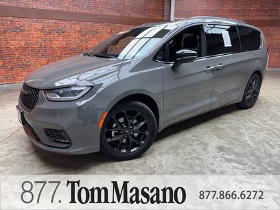 Used 2025 Chrysler Pacifica Limited