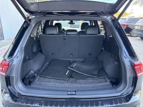 Used 2023 Volkswagen Tiguan SEL R-Line image 18