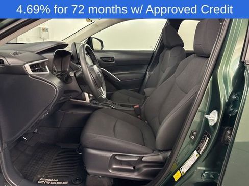 Used 2024 Toyota Corolla Cross LE image 27