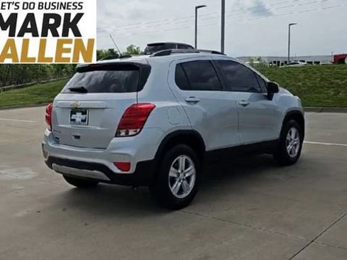 Used 2022 Chevrolet Trax LT w/ Driver Confidence Package AWD/4WD image 8