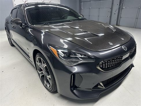 Used 2021 Kia Stinger GT1 AWD/4WD image 9