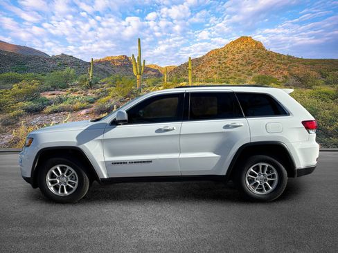 Used 2020 Jeep Grand Cherokee Laredo RWD image 8