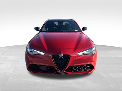Used 2023 Alfa Romeo Giulia Veloce RWD image 4