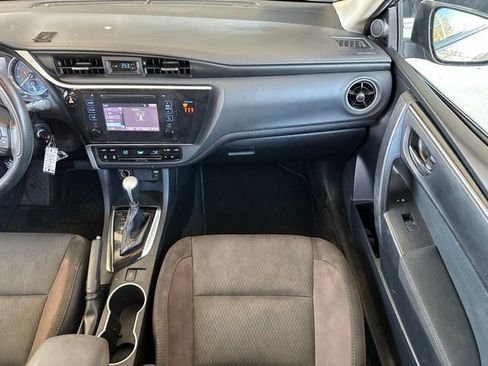 Used 2018 Toyota Corolla LE image 11
