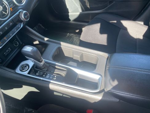 Used 2025 Nissan Sentra SV image 41