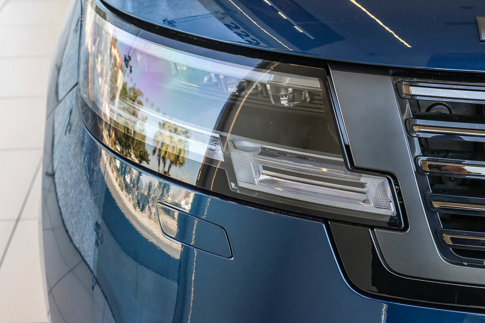 New 2026 Land Rover Range Rover SV AWD/4WD image 8