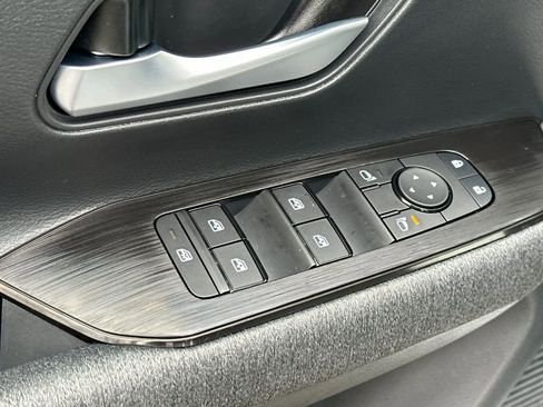 New 2026 Nissan Kicks SV image 13