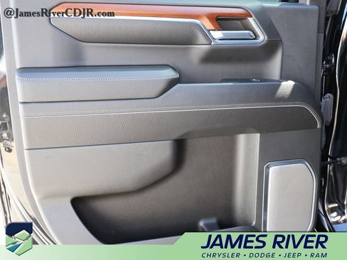 Used 2023 GMC Sierra 1500 Denali AWD/4WD image 16