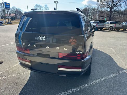 Used 2025 Hyundai Santa Fe Limited image 5