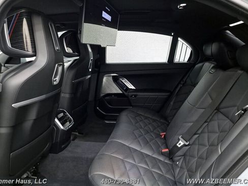 Used 2023 BMW 740i RWD image 31