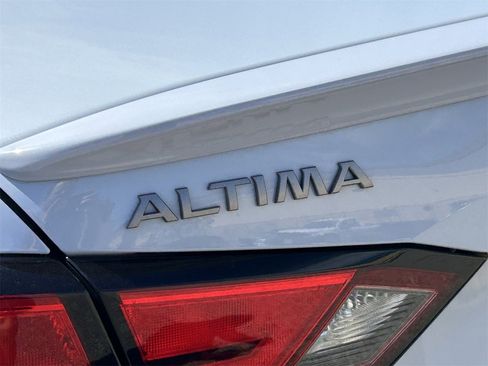 Certified 2023 Nissan Altima 2.5 SR image 5