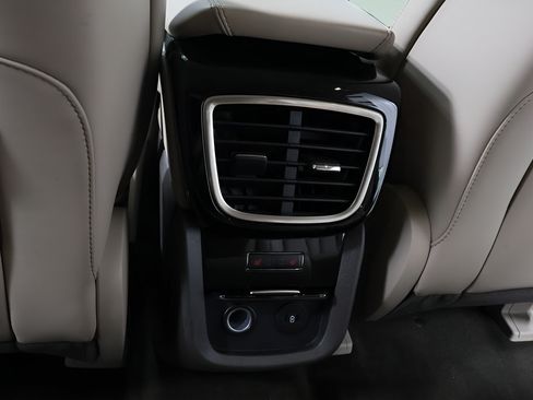 Used 2023 Lincoln Nautilus Reserve AWD/4WD image 27