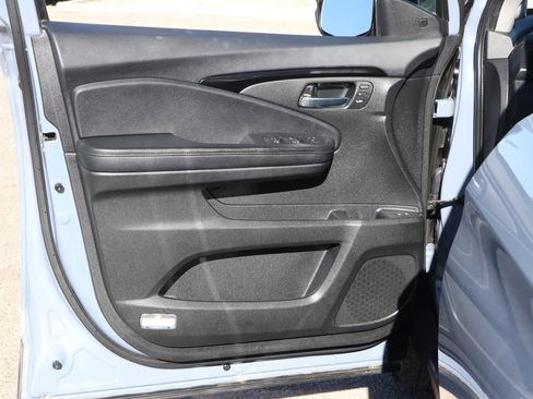 Used 2022 Honda Pilot Touring image 10