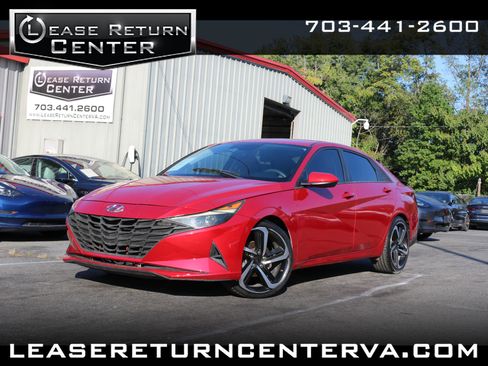 Used 2021 Hyundai Elantra SE image 1