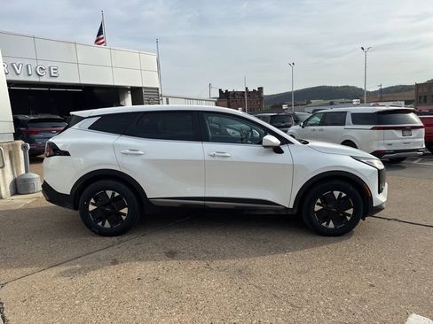 New 2026 Kia Sportage LX FWD image 8
