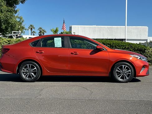 Used 2023 Kia Forte LXS image 3