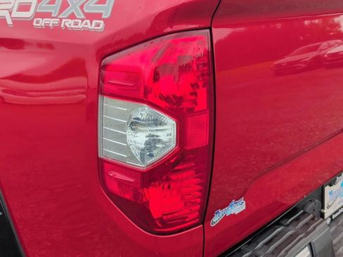 Used 2015 Toyota Tundra SR5 w/ TRD Off Road Package AWD/4WD image 44