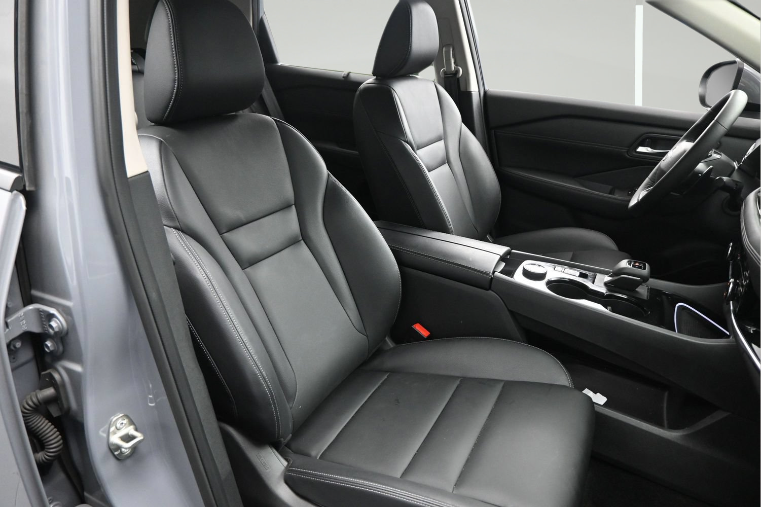 Certified 2025 Nissan Rogue SL w/ Tech Package AWD/4WD image 14