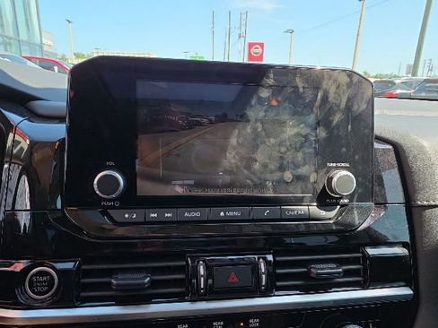 Used 2024 Nissan Pathfinder SV w/ SV Premium Package FWD image 20