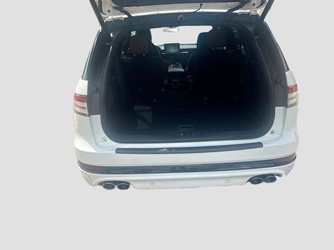 Used 2022 Lincoln Aviator Grand Touring w/ Equipment Group 301A AWD/4WD image 26