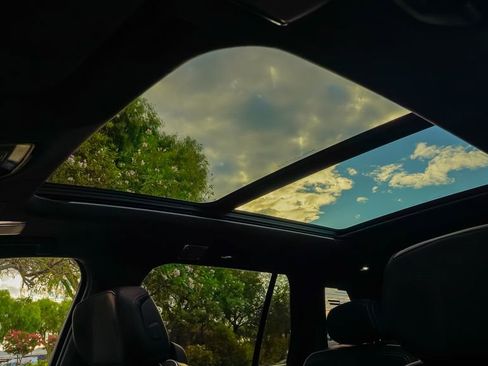 New 2026 Cadillac Vistiq Platinum image 16