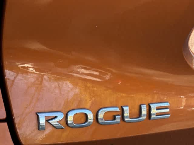 Used 2019 Nissan Rogue SL AWD/4WD image 18