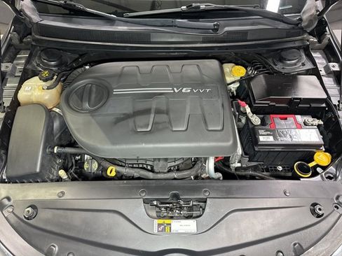 Used 2016 Chrysler 200 Limited w/ Convenience Group image 4