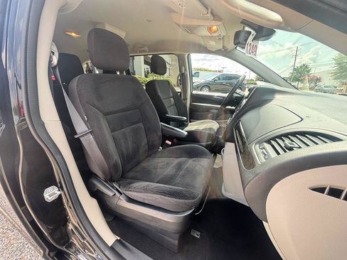 Used 2019 Dodge Grand Caravan SE FWD image 55
