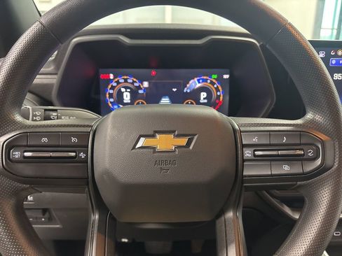 Used 2025 Chevrolet Colorado W/T w/ Advanced Trailering Package AWD/4WD image 14