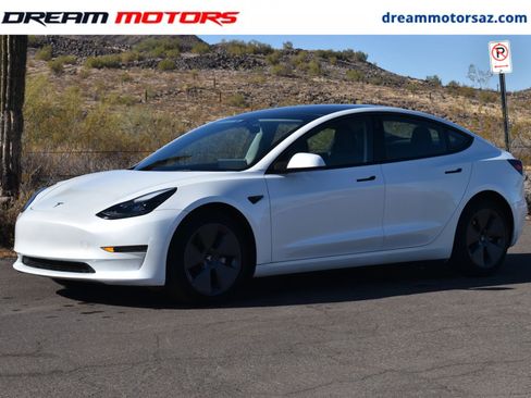 Used 2023 Tesla Model 3 Standard Range image 1