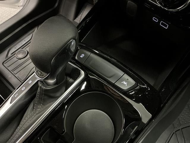 New 2026 Chevrolet Trax LT w/ LT Convenience Package FWD image 15