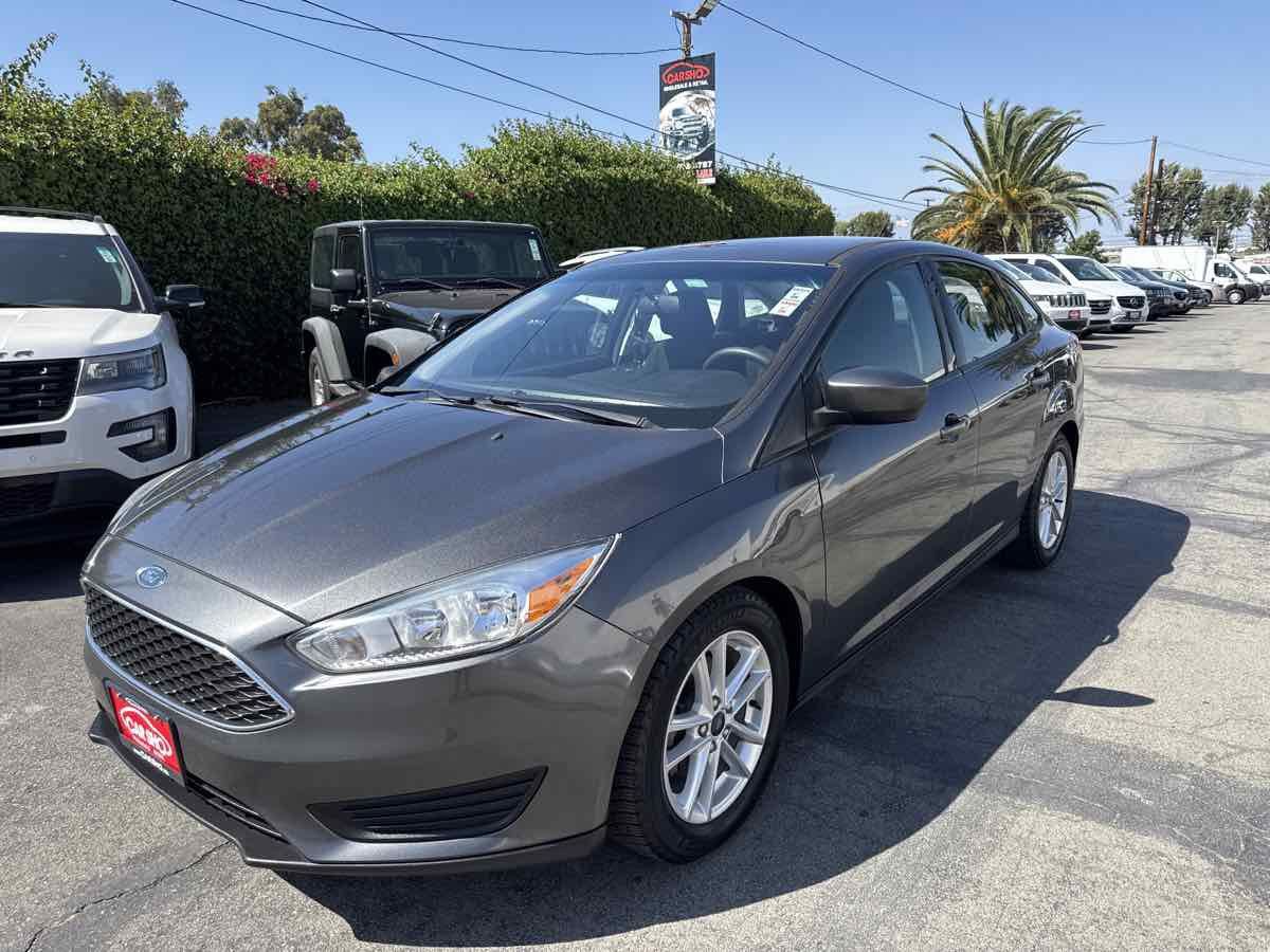 Used 2018 Ford Focus SE FWD image 3