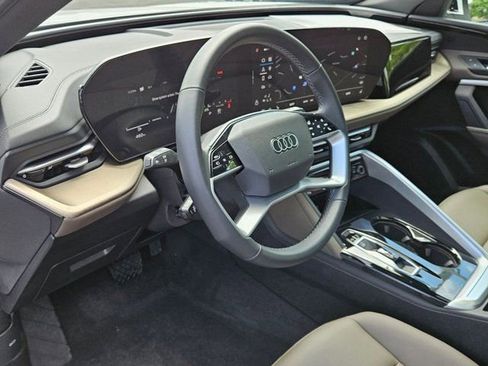 Used 2025 Audi Q5 Premium w/ Convenience Package AWD/4WD image 11